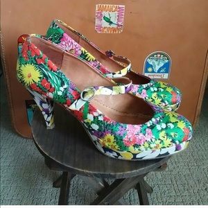 Anthropologie Miss Albright Blooming Flowers Shoes - Size 8.5